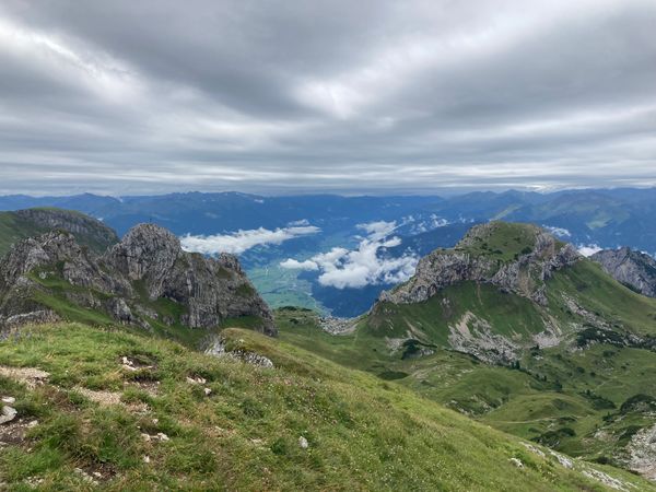 Diese Apps brauchst du für jede Wandertour